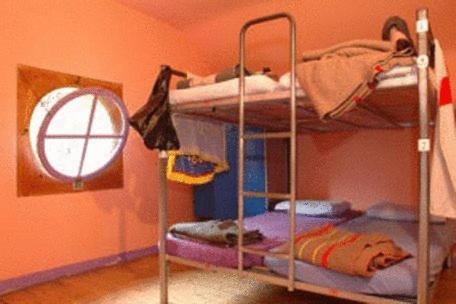 Funny Farm Backpackers Hostel Unterseen Bagian luar foto