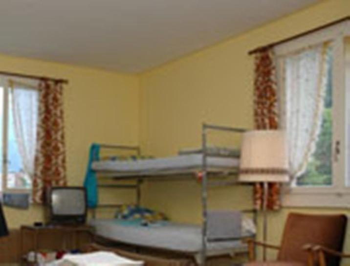Funny Farm Backpackers Hostel Unterseen Bagian luar foto